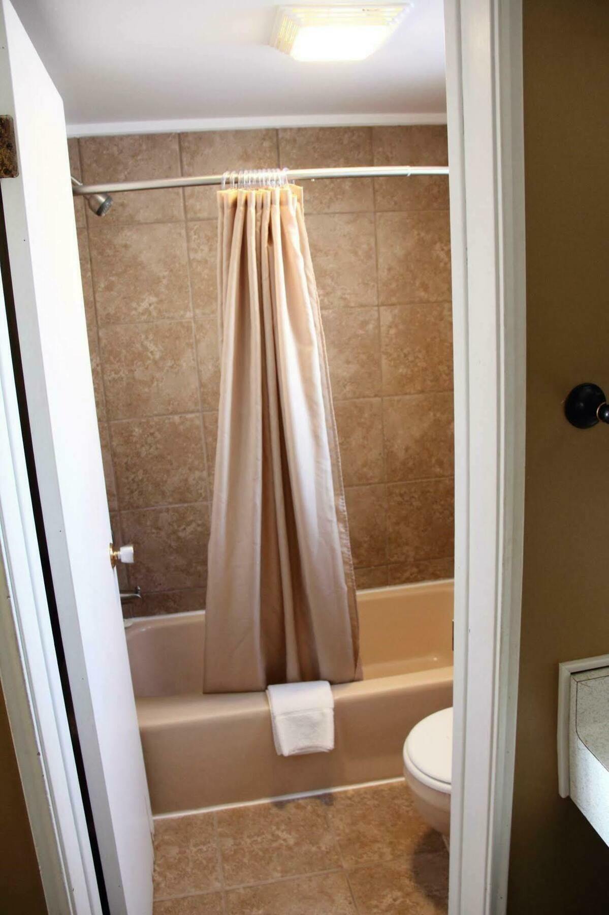 Lakeshor Motor Inn Virginia Εξωτερικό φωτογραφία